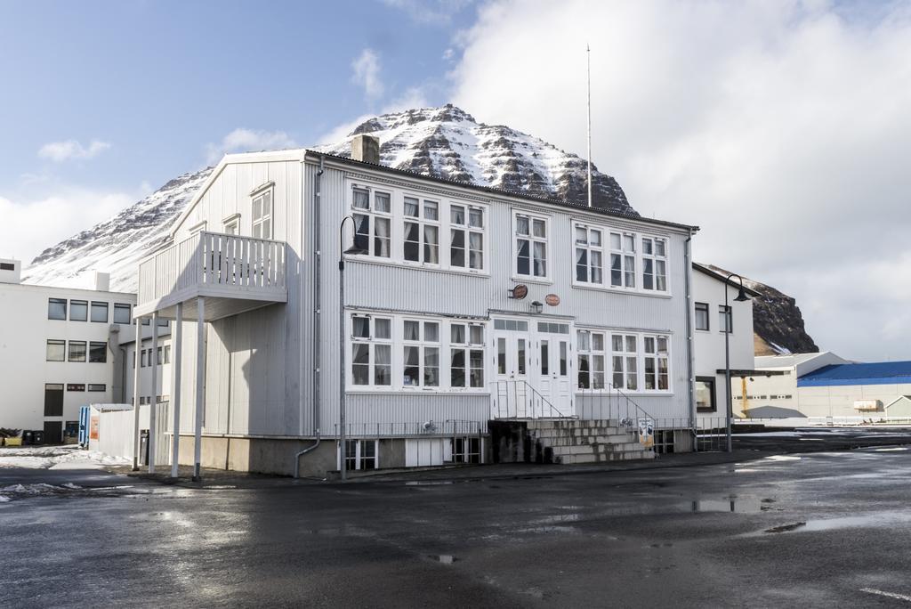 Einarshusid Guesthouse Bolungarvík Eksteriør billede