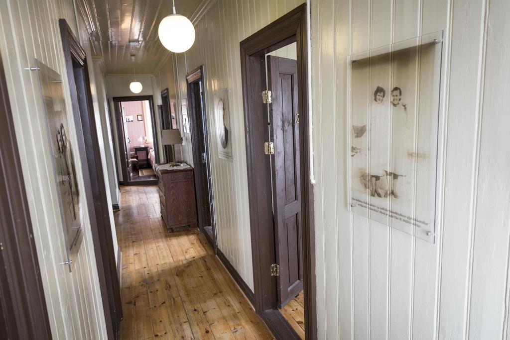 Einarshusid Guesthouse Bolungarvík Eksteriør billede