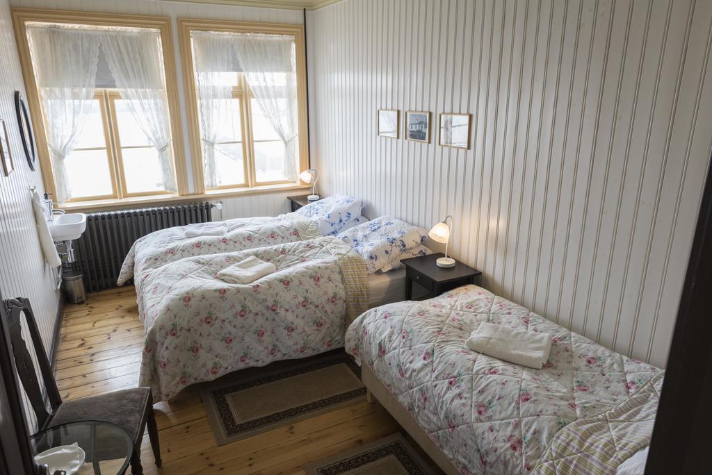 Einarshusid Guesthouse Bolungarvík Værelse billede